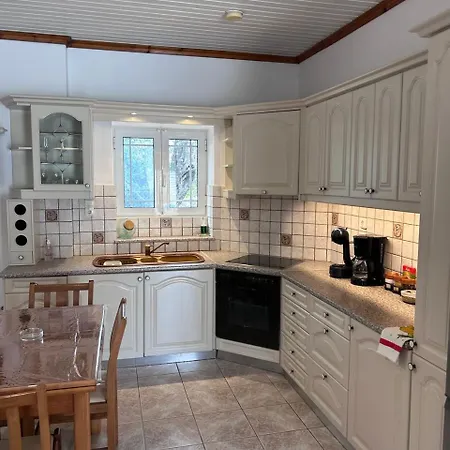 Delphini Vila Argiratika