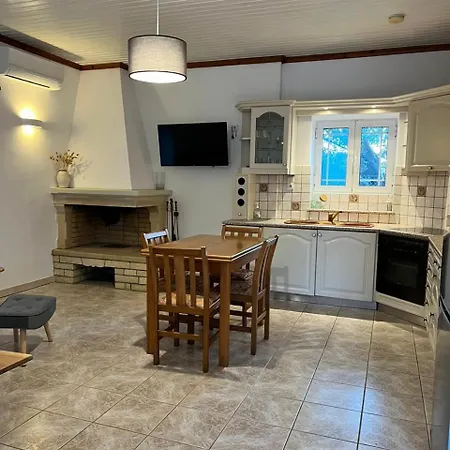 Delphini Vila Argiratika