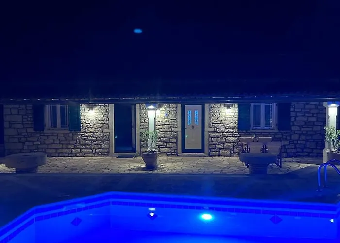 Delphini Villa Argiratika